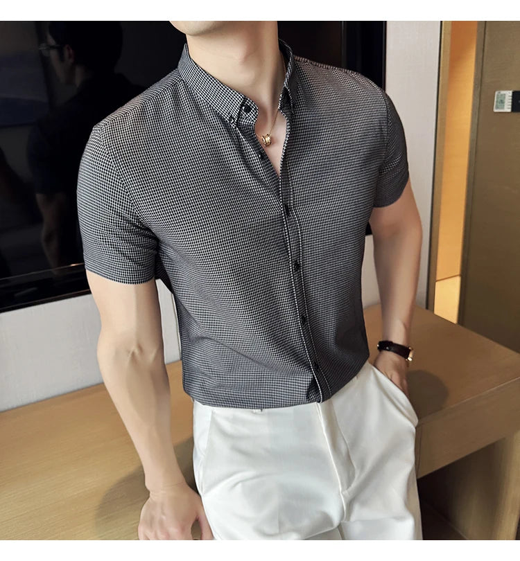 Camisa de vestir a cuadros de manga corta y corte entallado