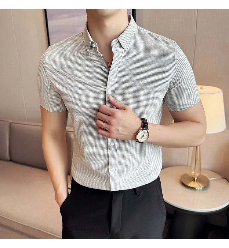 Camisa de vestir a cuadros de manga corta y corte entallado