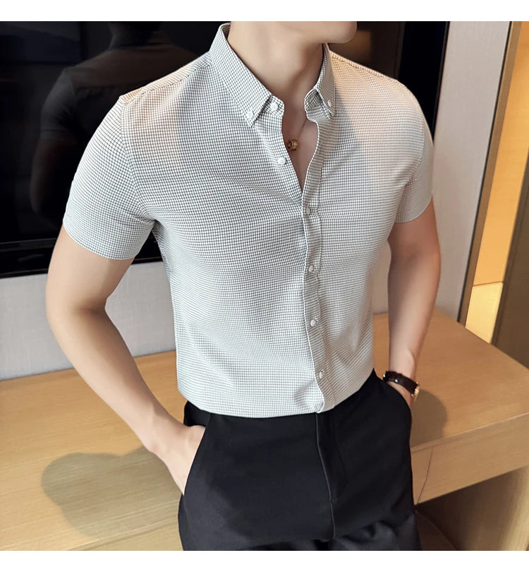 Camisa de vestir a cuadros de manga corta y corte entallado