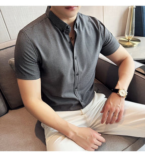 Camisa de vestir a cuadros de manga corta y corte entallado