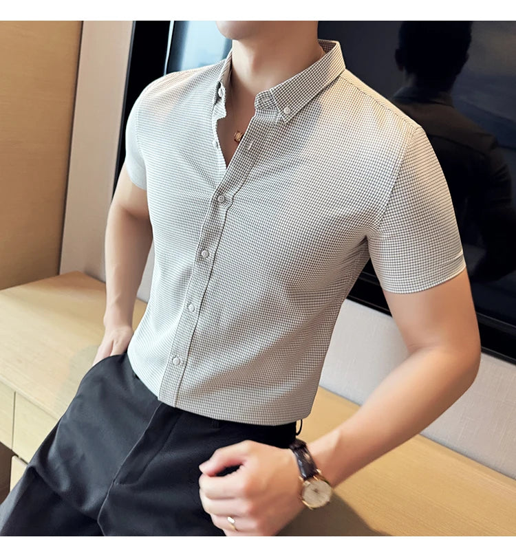 Camisa de vestir a cuadros de manga corta y corte entallado