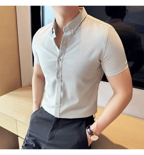 Camisa de vestir a cuadros de manga corta y corte entallado