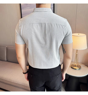 Camisa de vestir a cuadros de manga corta y corte entallado