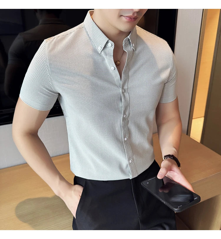 Camisa de vestir a cuadros de manga corta y corte entallado