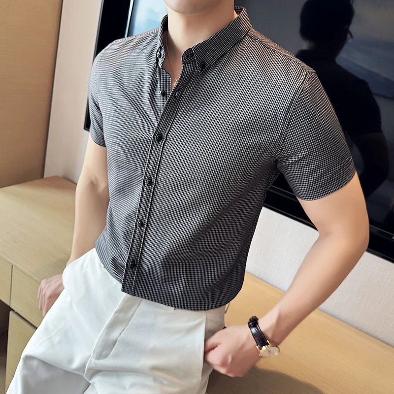 Camisa de vestir a cuadros de manga corta y corte entallado