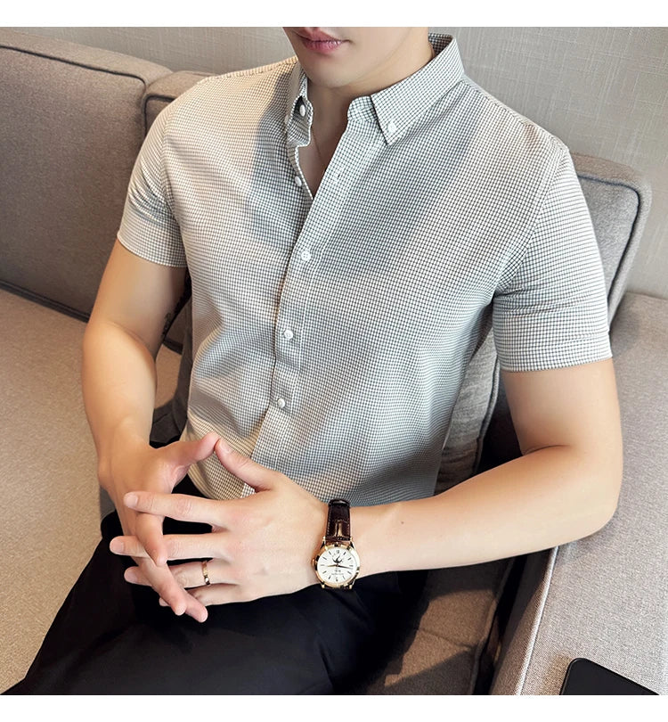 Camisa de vestir a cuadros de manga corta y corte entallado
