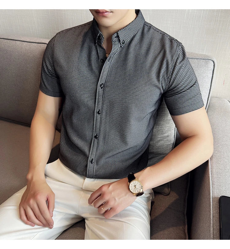 Camisa de vestir a cuadros de manga corta y corte entallado