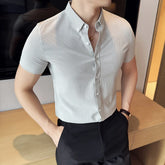 Camisa de vestir a cuadros de manga corta y corte entallado