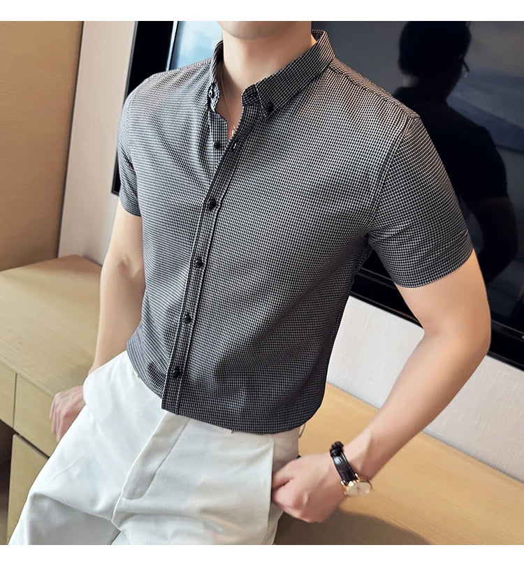 Camisa de vestir a cuadros de manga corta y corte entallado