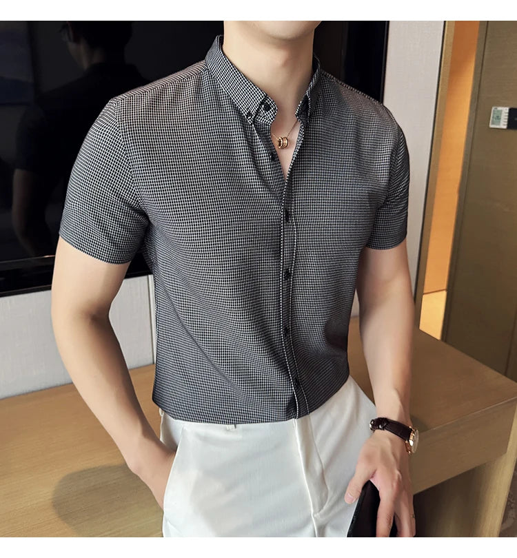 Camisa de vestir a cuadros de manga corta y corte entallado