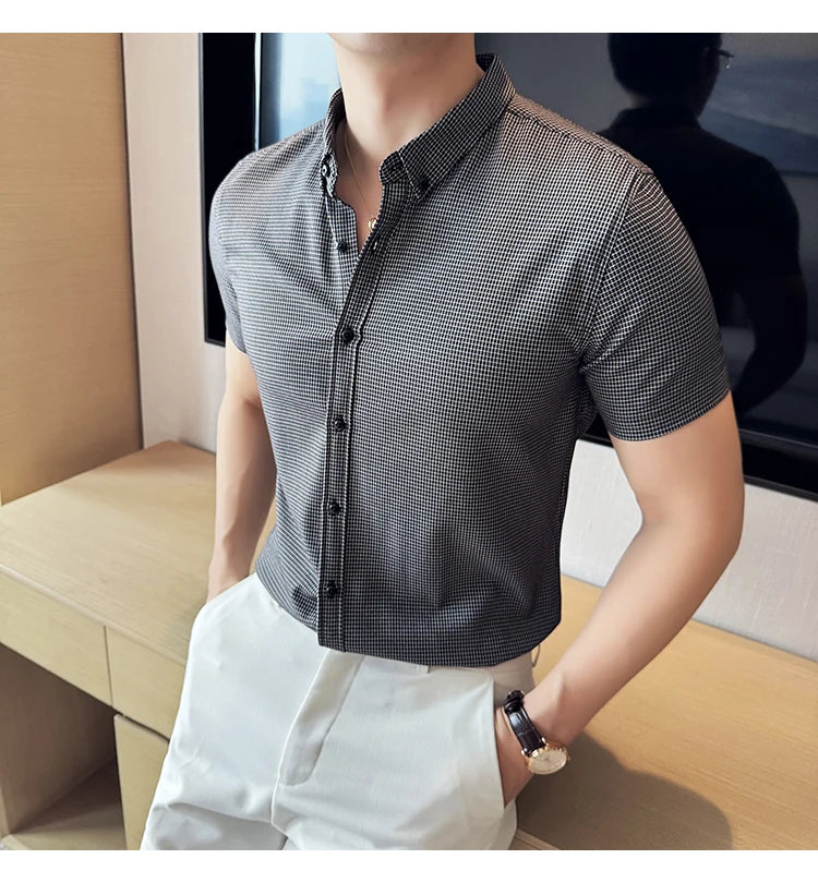Camisa de vestir a cuadros de manga corta y corte entallado
