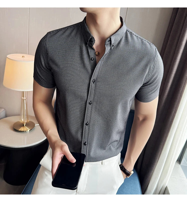 Camisa de vestir a cuadros de manga corta y corte entallado